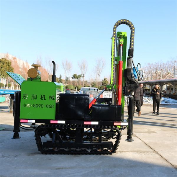 澳大利亞的客戶代專程到訪了宏潤(rùn)機(jī)械，對(duì)公司的潛孔鉆機(jī)產(chǎn)品進(jìn)行了深入細(xì)致的考察